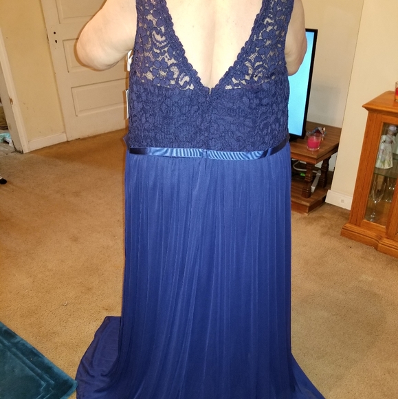 David's Bridal bridesmaids dress - Picture 5 of 6